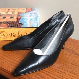 NIB Bella~Vita black kidskin size 7 1/2 heels